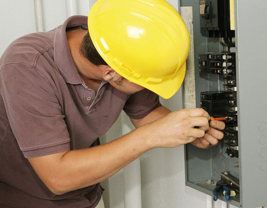 Elektro-Monteur aus Scharren Hanekamp